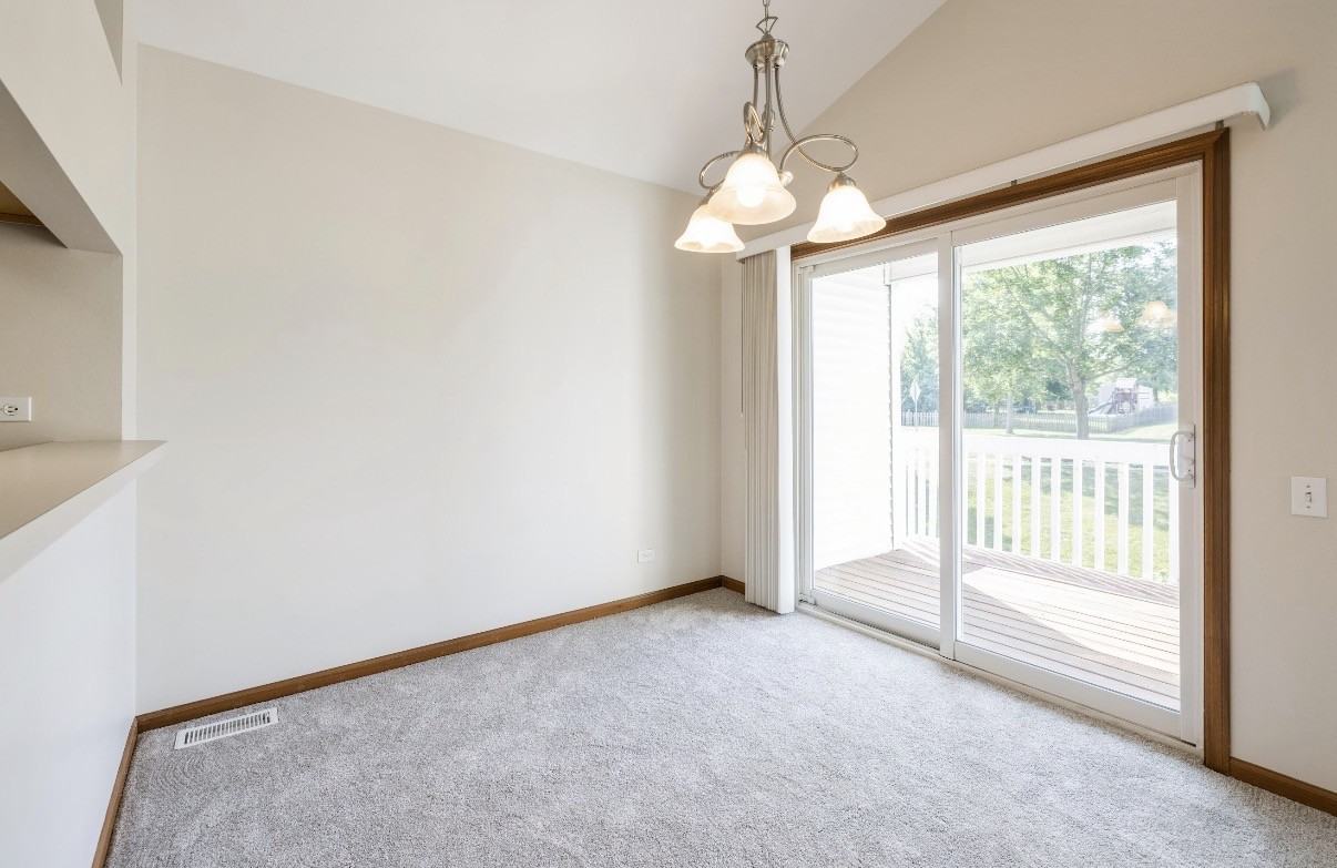 2424 Dawson Ln - Photo 2 of 17