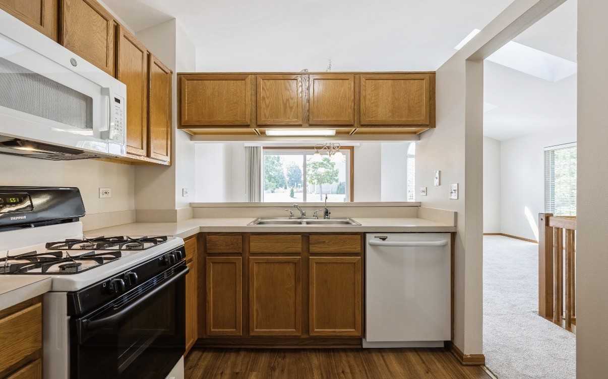 2424 Dawson Ln - Photo 4 of 17