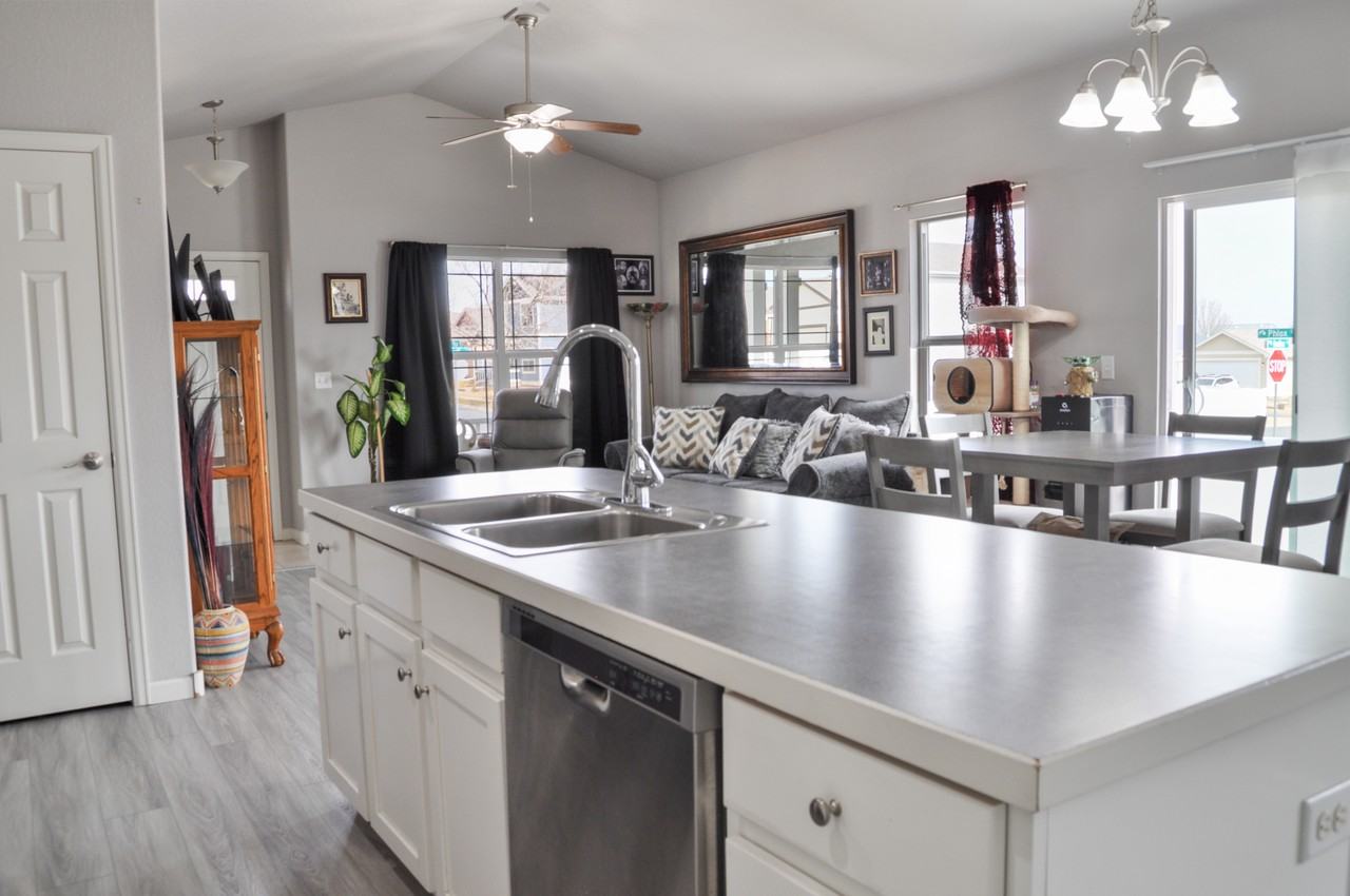 2500 Heather Ln - Photo 3 of 19