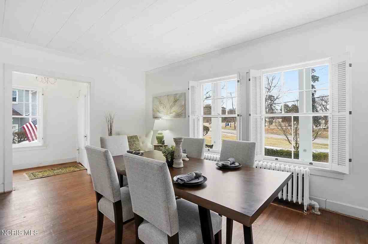 3605 River Rd - Photo 3 of 15