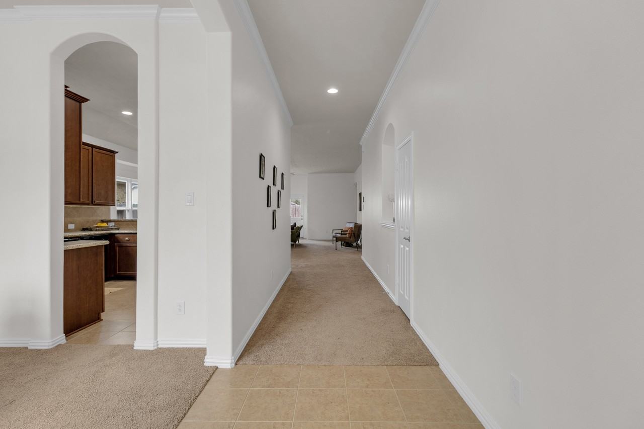 24506 Forest Canopy Dr - Photo 3 of 20