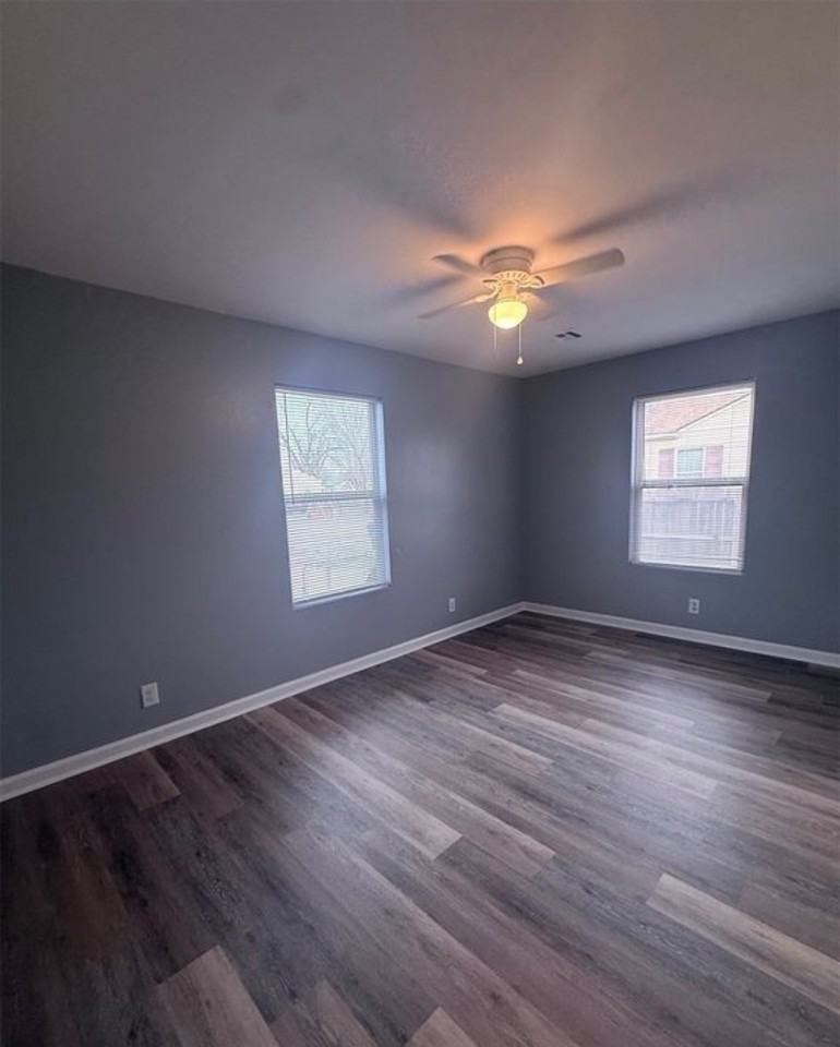 5318 W 12th St - Photo 7 of 8