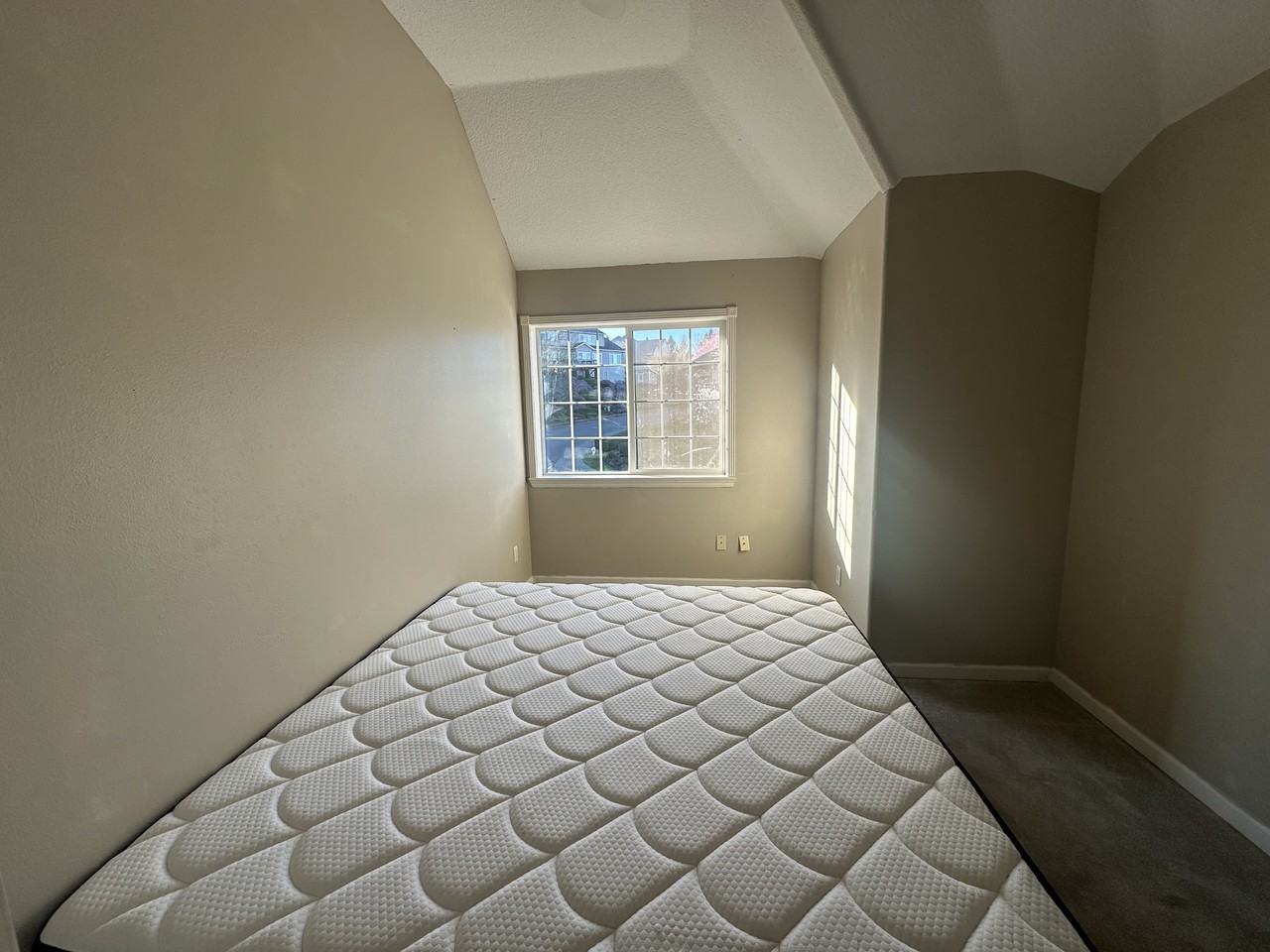 13698 Sw Hillshire Dr - Photo 2 of 9