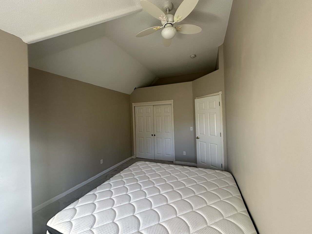 13698 Sw Hillshire Dr - Photo 4 of 9