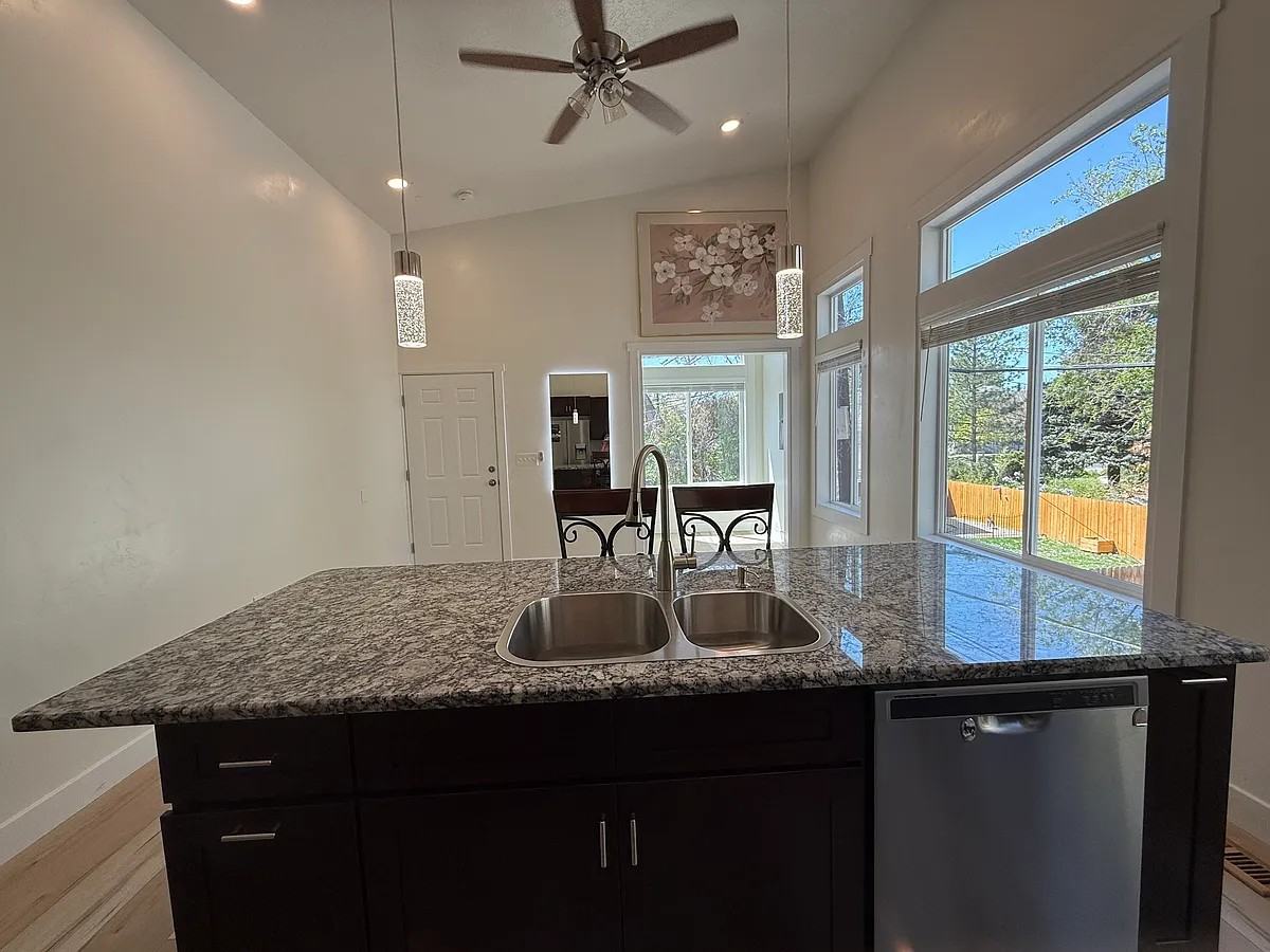 2493 S St #C - Photo 2 of 8