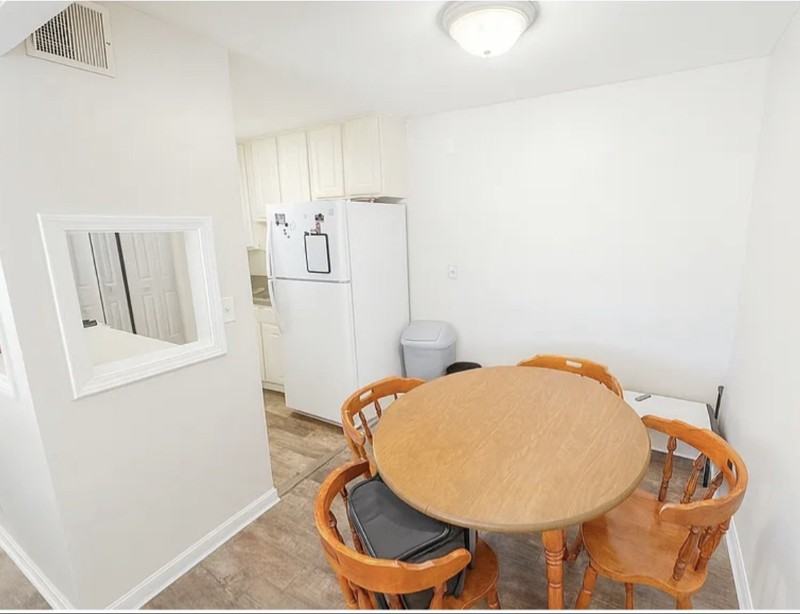 1870 Tall Oaks Dr - Photo 5 of 15