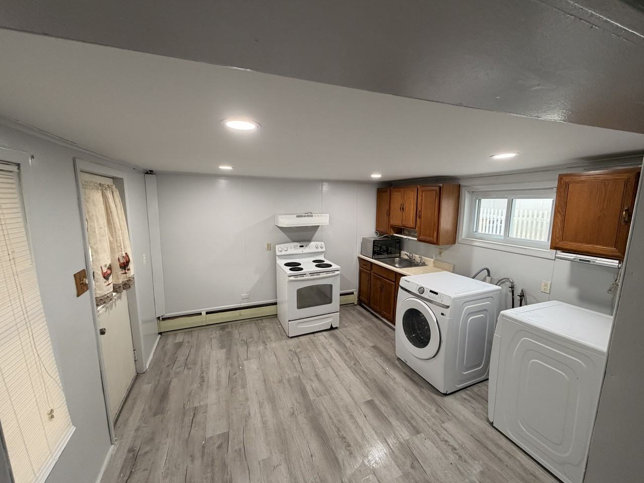 118 W Washington St - Photo 2 of 17