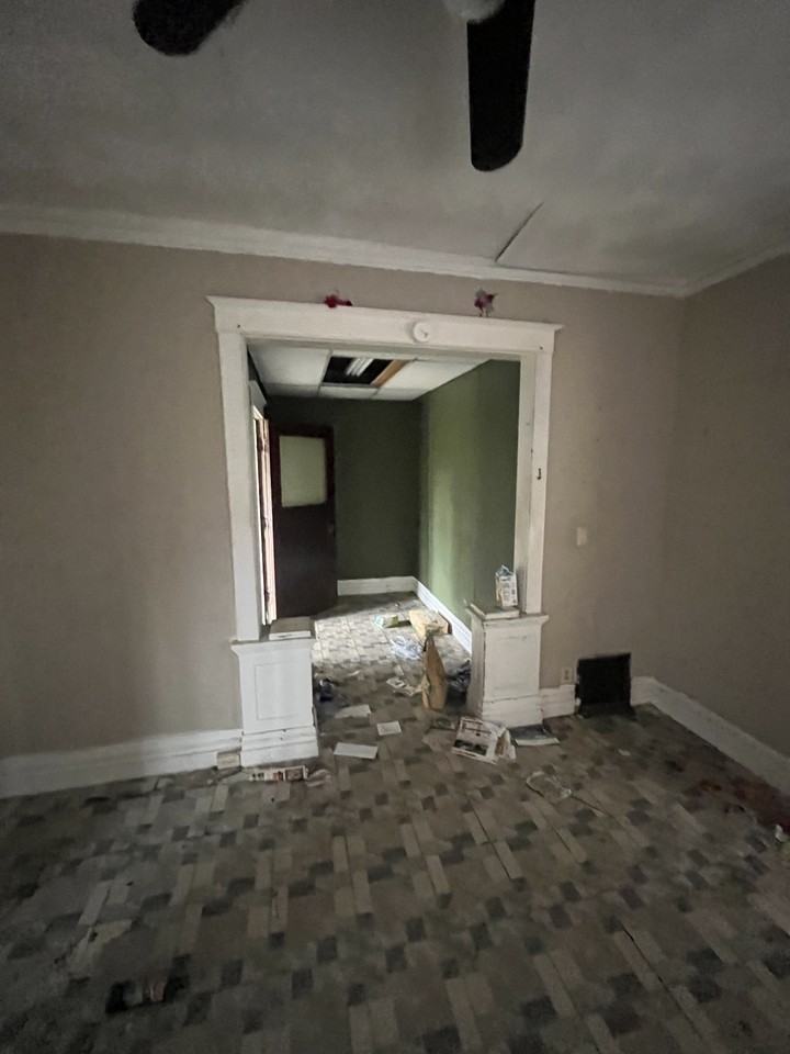 406 Morton St - Photo 2 of 20