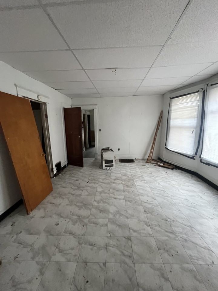 406 Morton St - Photo 3 of 20