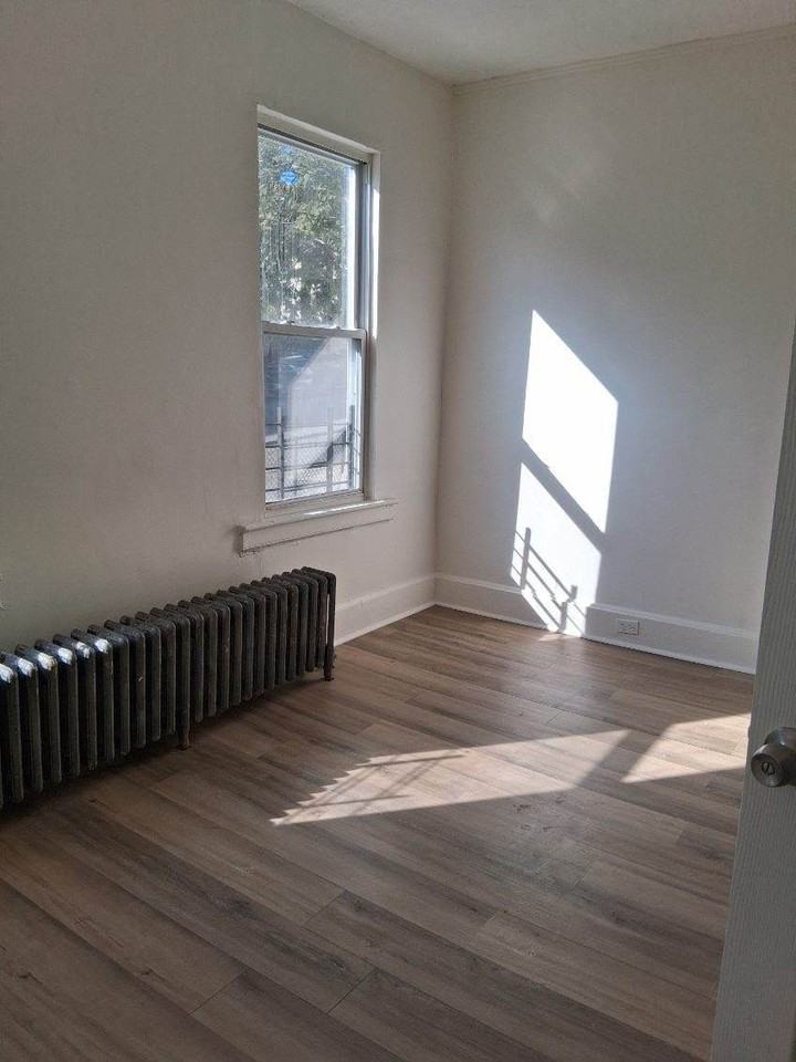 26 Vineyard Ave #1 - Photo 4 of 7