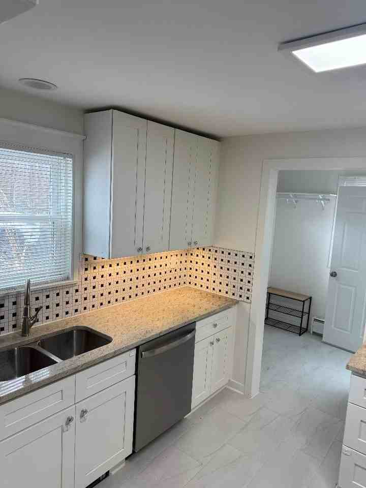 924 N 5th St - Photo 2 of 15