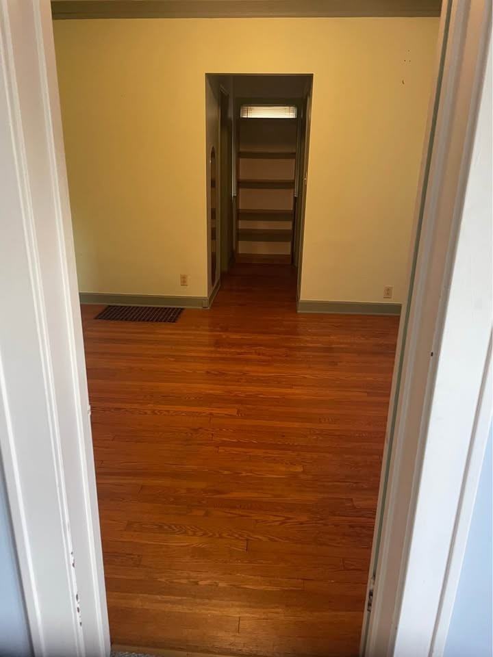 320 Kenilworth Ave Se #1stFL - Photo 3 of 11