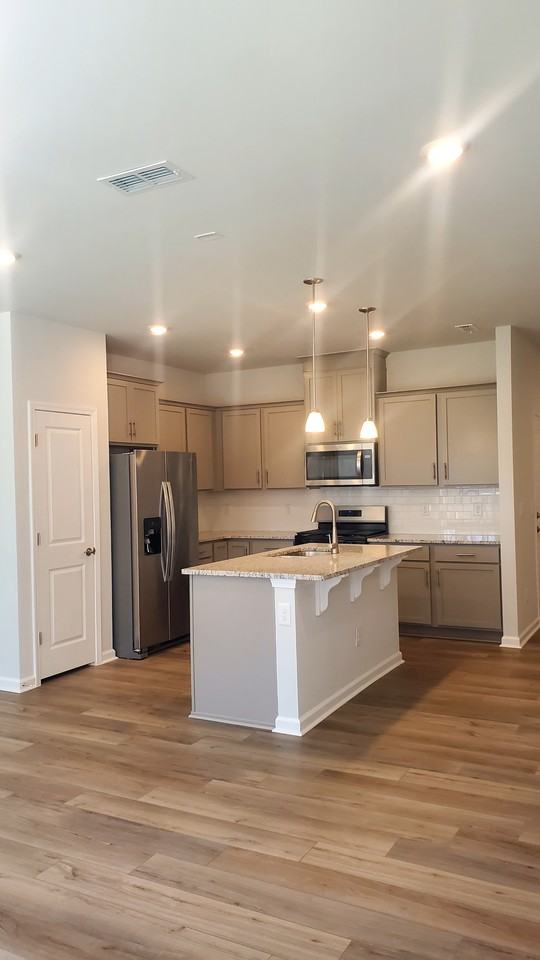 906 Plum Creek Pl - Photo 2 of 15