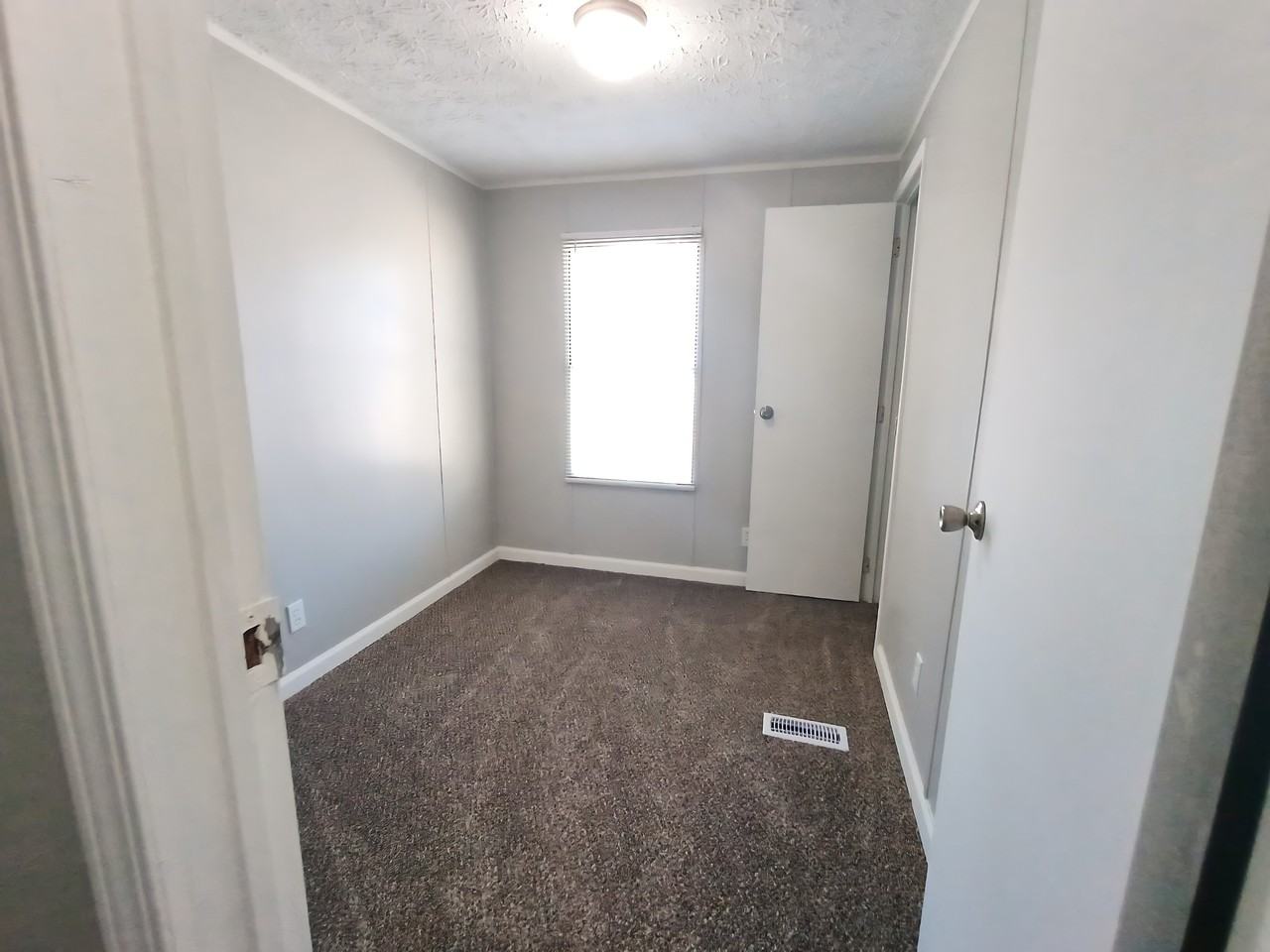 88 Deerwood Park - Photo 5 of 8