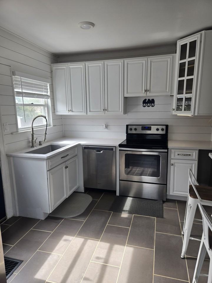 288 Rosemont Gdn - Photo 2 of 7