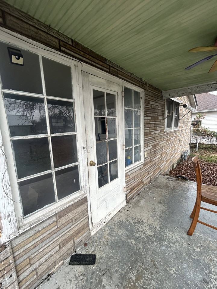 404 S Thomas St - Photo 4 of 20