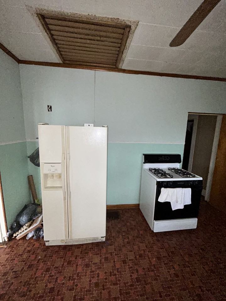 404 S Thomas St - Photo 7 of 20