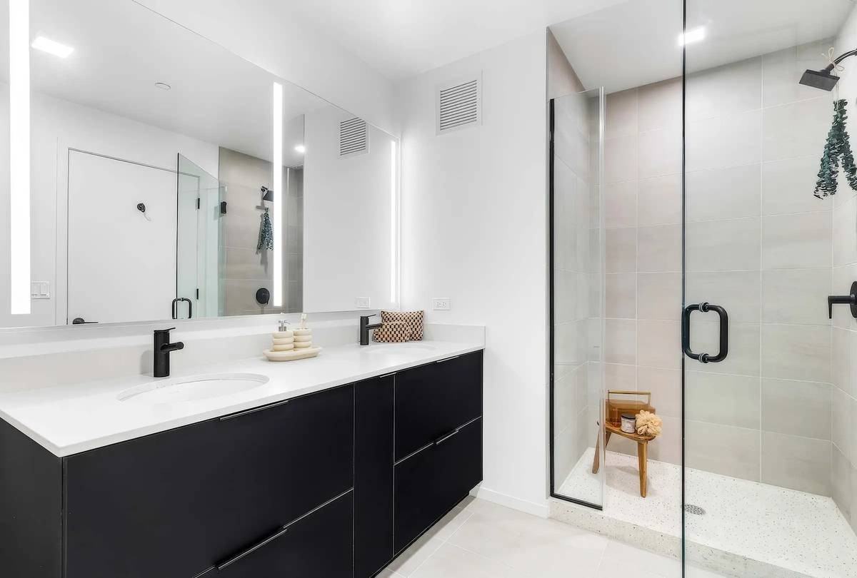 275 N Elizabeth St - Photo 6 of 16