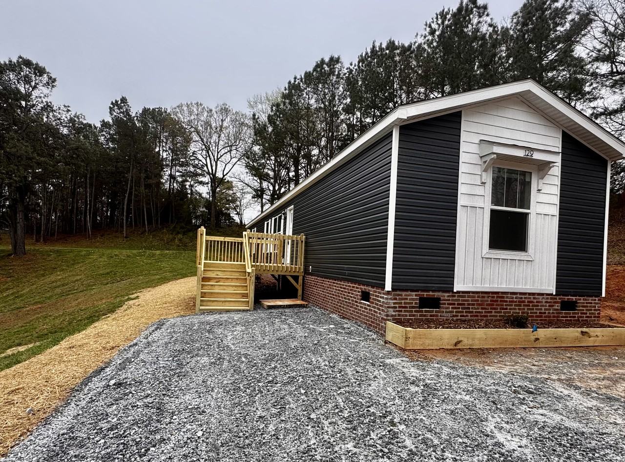 121 Waccamaw Ln - Photo 2 of 6