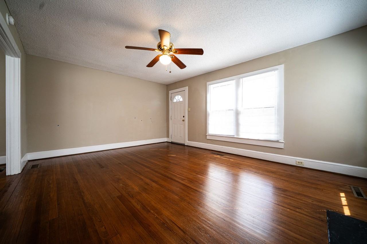 908 S Juniper St - Photo 7 of 15