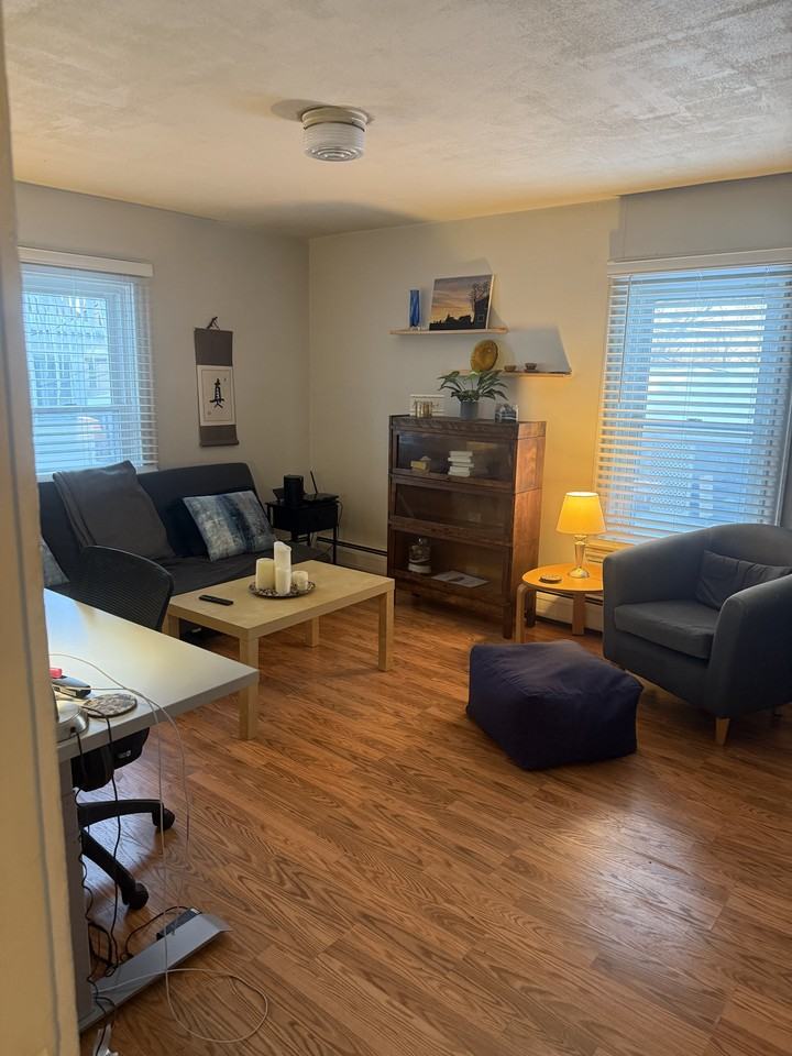 Latham Ct - Photo 3 of 5