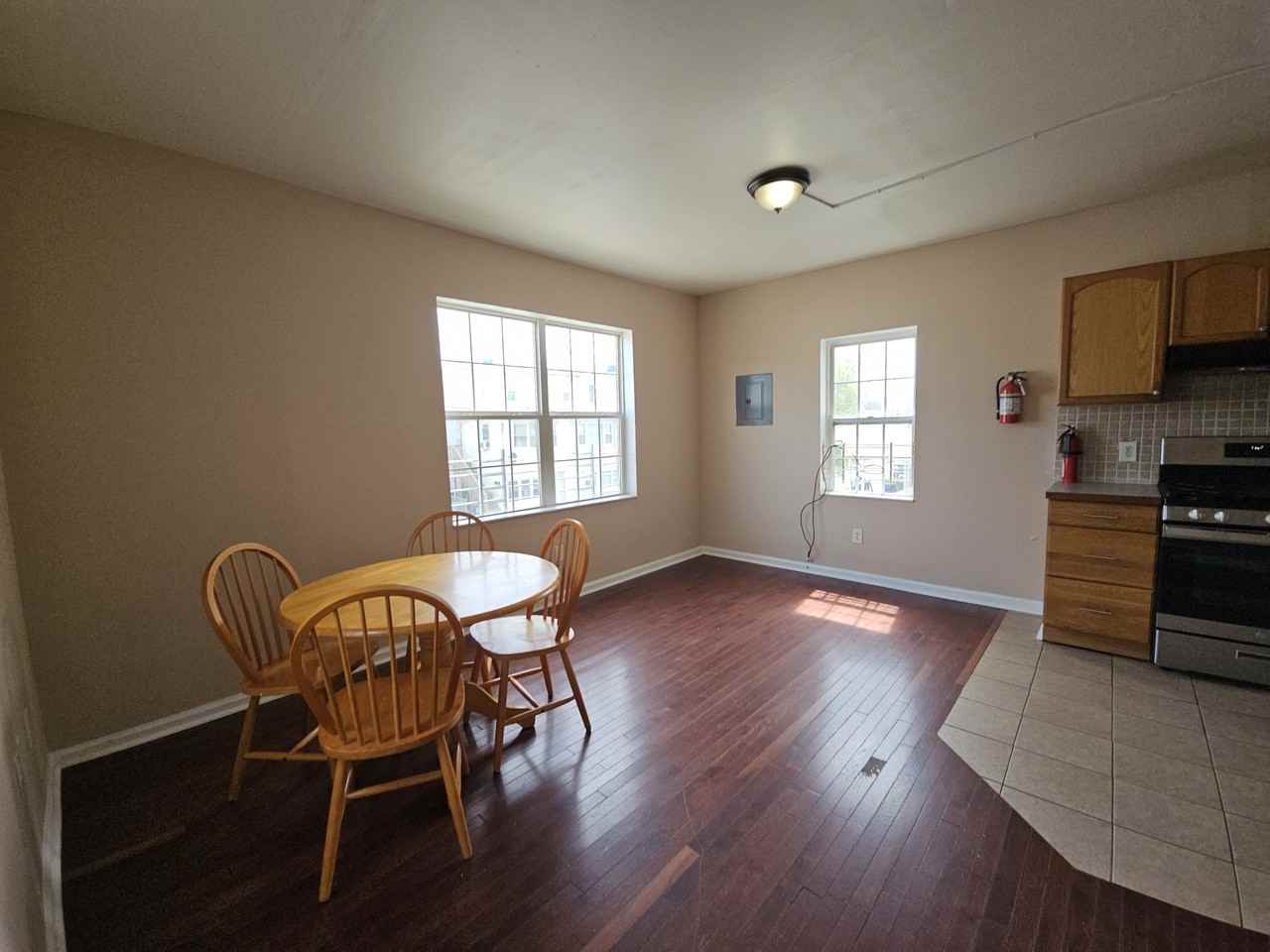 522 N Indiana Ave #B - Photo 6 of 15