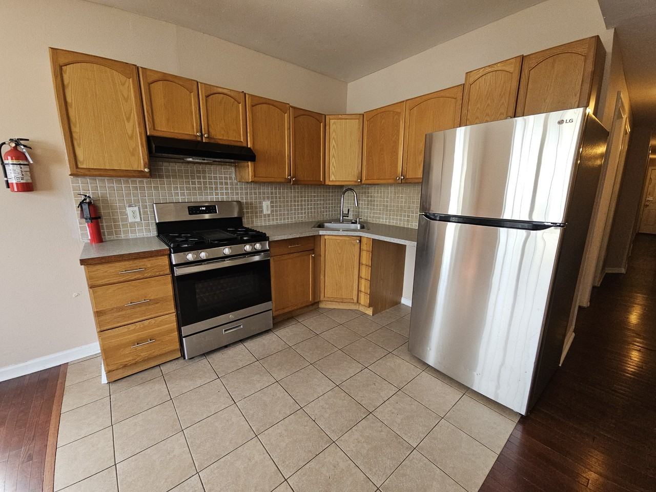 522 N Indiana Ave #B - Photo 7 of 15