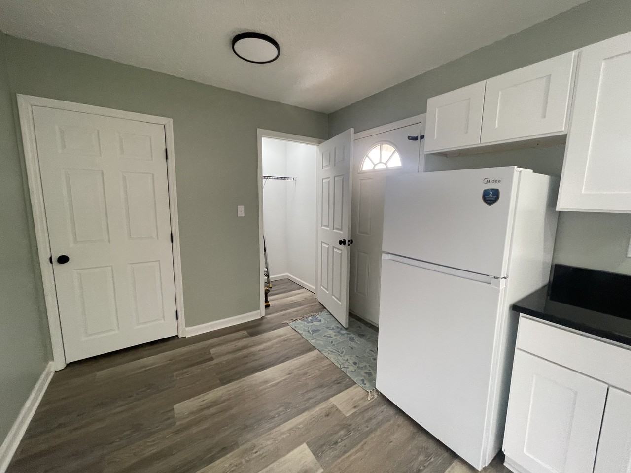 101 Gibbons St - Photo 2 of 11