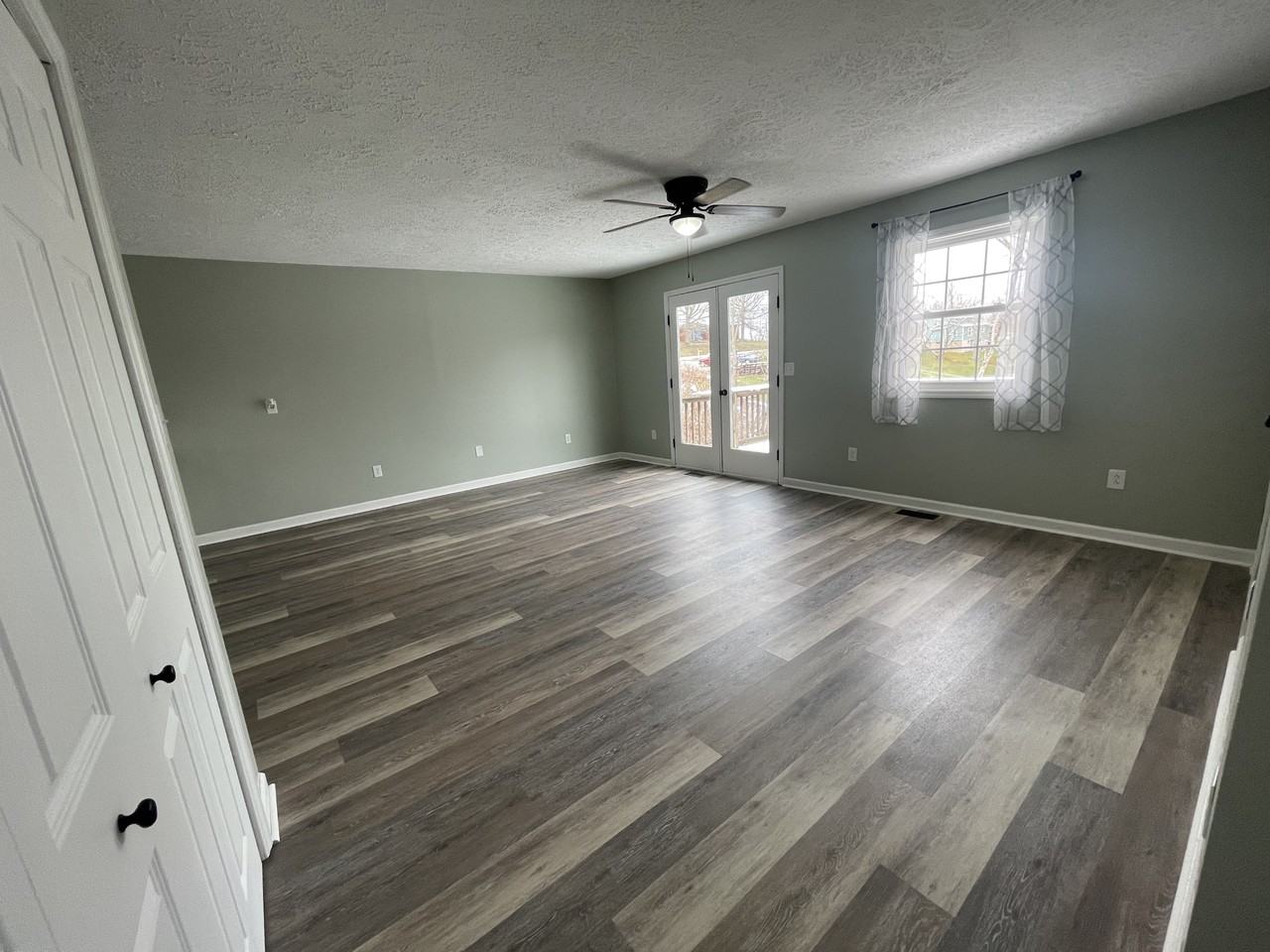 101 Gibbons St - Photo 4 of 11