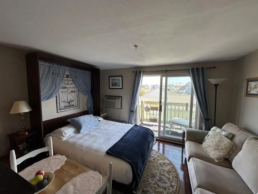 500 Winnacunnet Rd - Photo 6 of 20