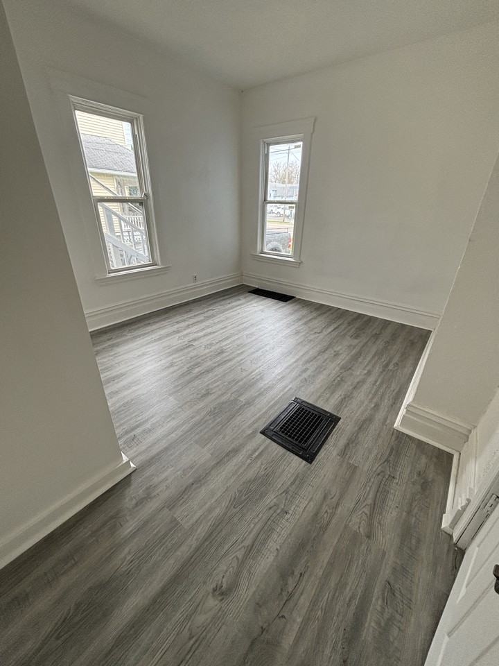 633 W North St #1 - Photo 6 of 13