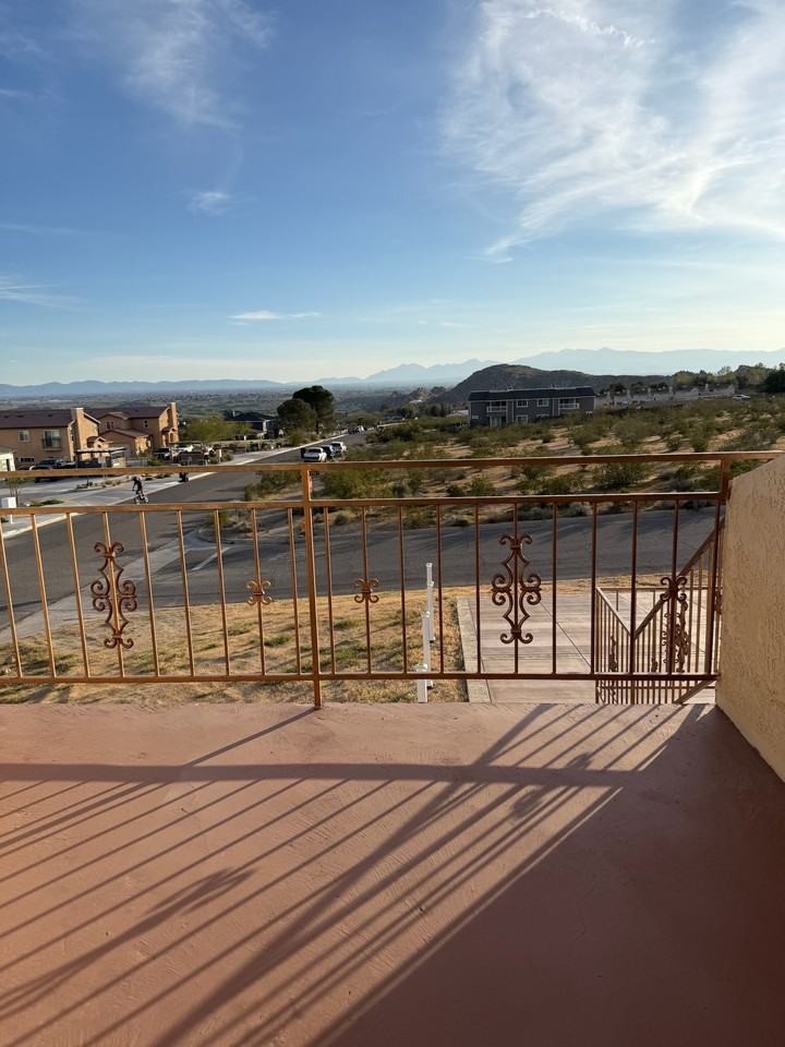 16321 Siskiyou Rd #6 - Photo 3 of 8