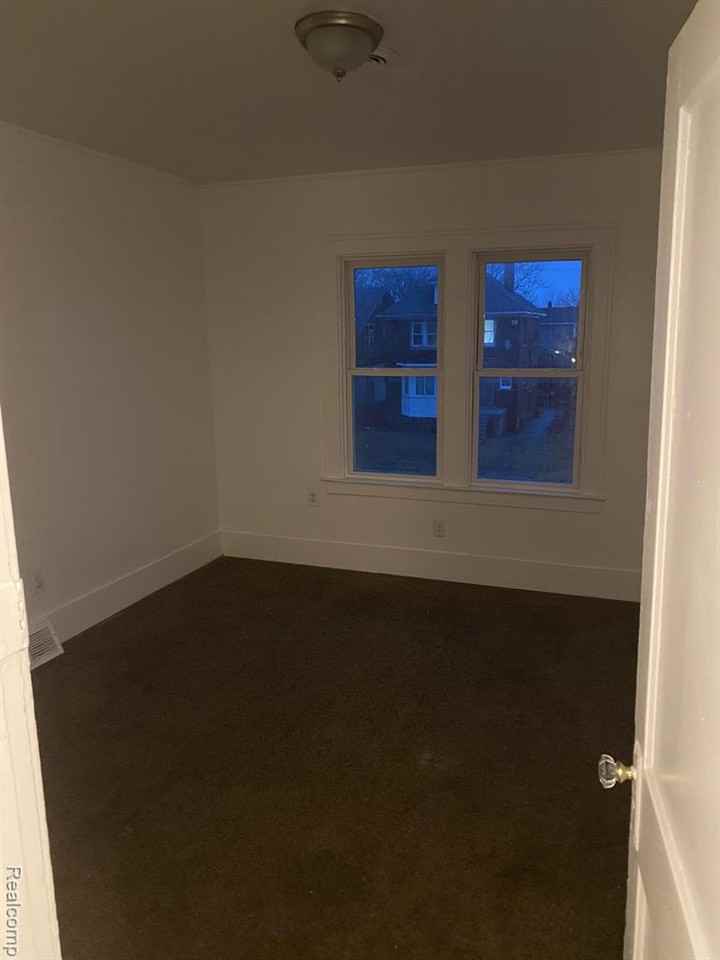 12303 Cloverlawn St - Photo 4 of 4