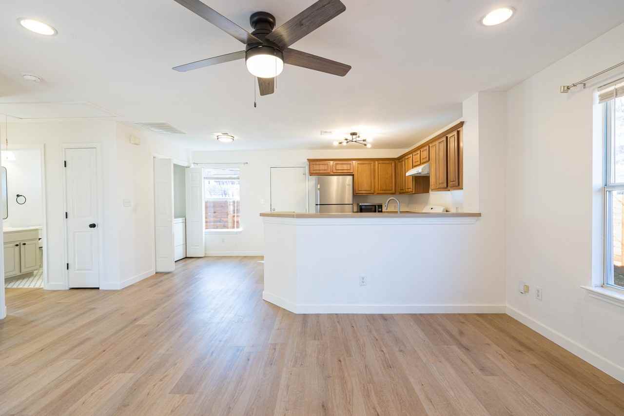 2210 Holly St #B - Photo 4 of 20