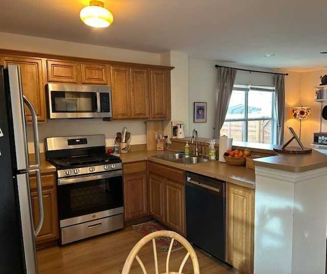 2210 Holly St #B - Photo 6 of 20