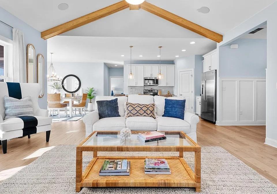 22420 Jayda Dr - Photo 2 of 17