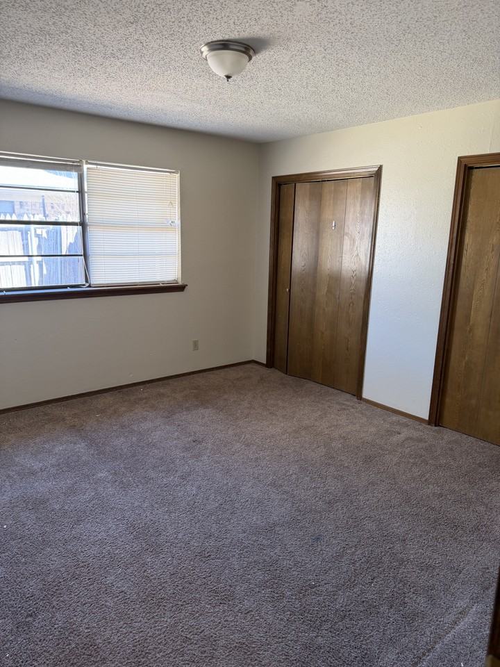 4424 Ridgecrest Cir - Photo 2 of 8