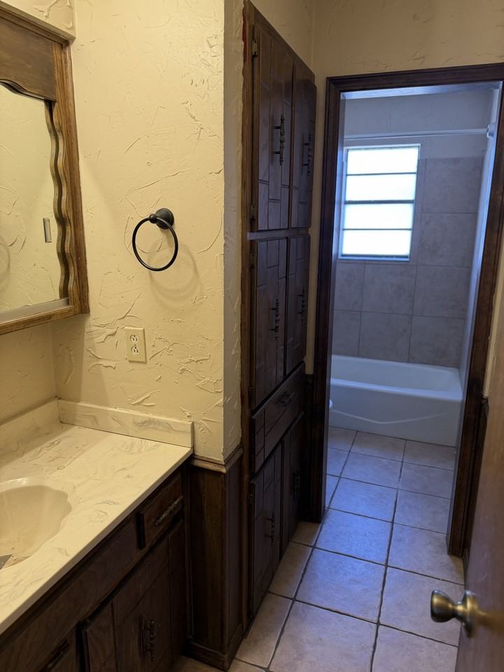 4424 Ridgecrest Cir - Photo 3 of 8