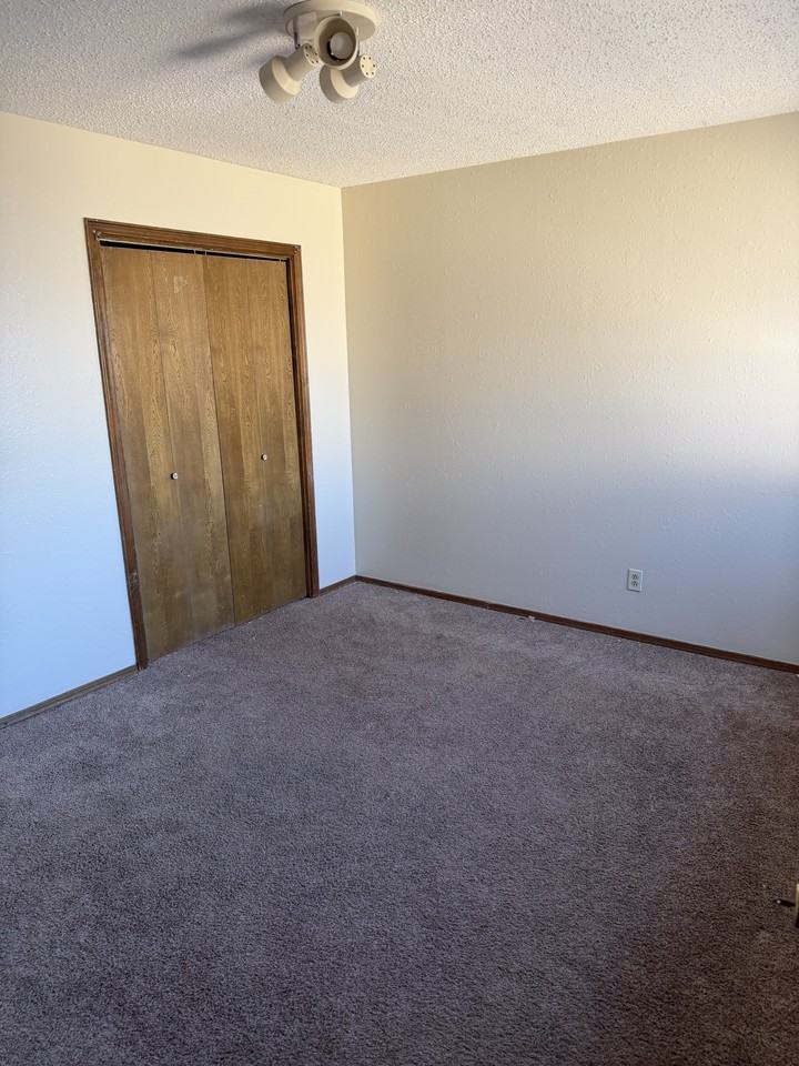 4424 Ridgecrest Cir - Photo 4 of 8