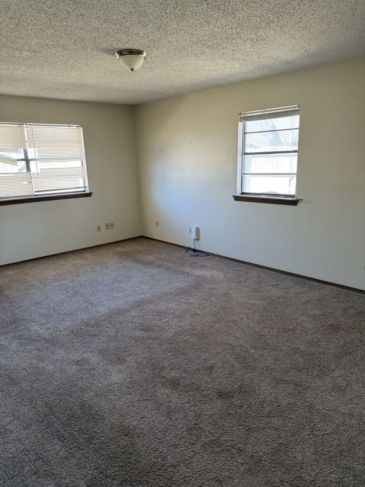 4424 Ridgecrest Cir - Photo 5 of 8