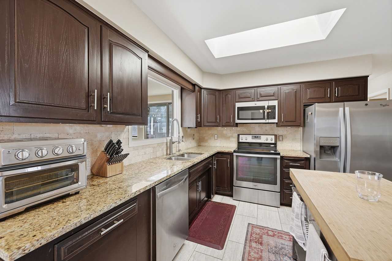 1040 S Fulton St - Photo 3 of 40