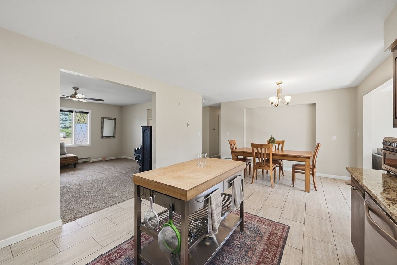 1040 S Fulton St - Photo 5 of 40