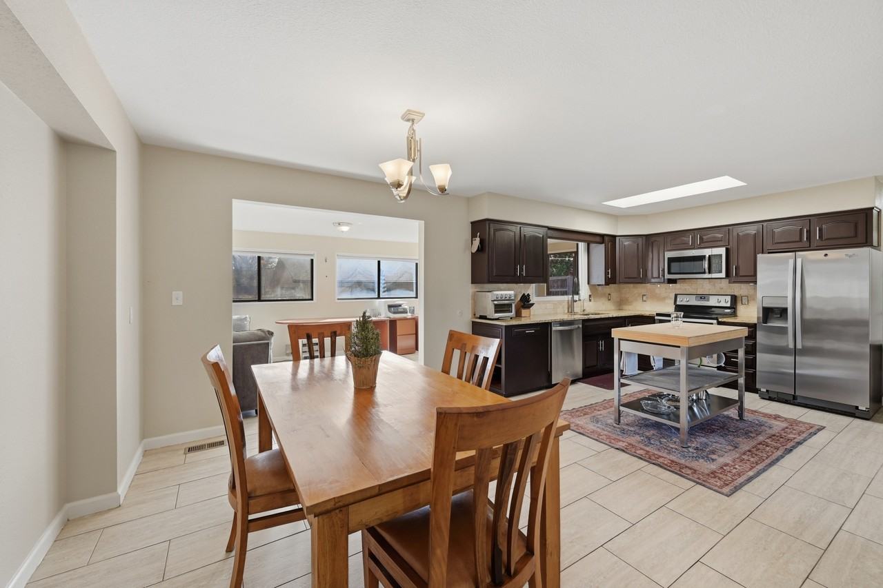 1040 S Fulton St - Photo 6 of 40