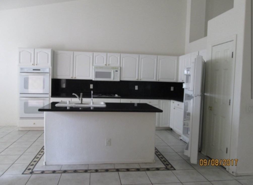 11224 Dell Cliffs Ct - Photo 2 of 15