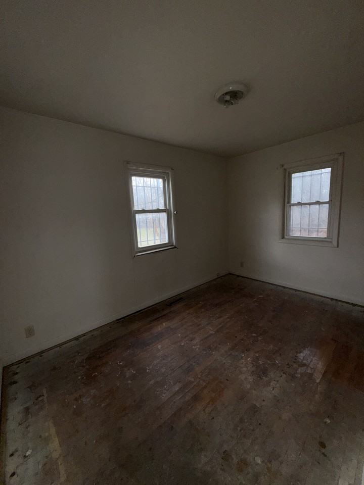 3221 Burgess St - Photo 5 of 12