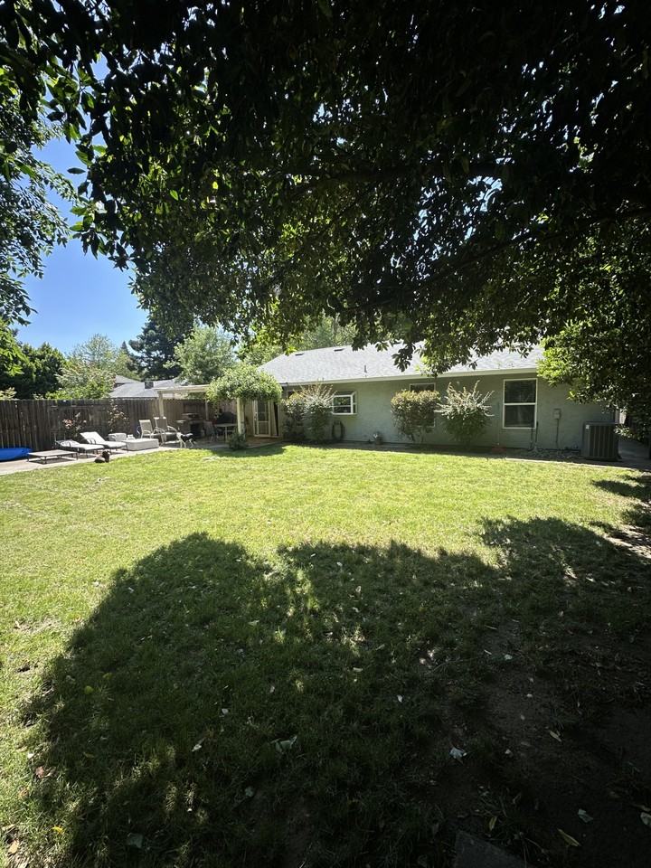 779 Victorian Park Dr - Photo 2 of 10