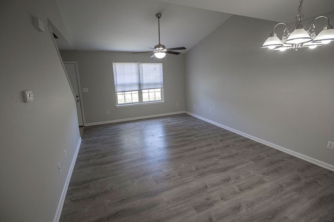 1405 Greensboro Dr - Photo 6 of 32