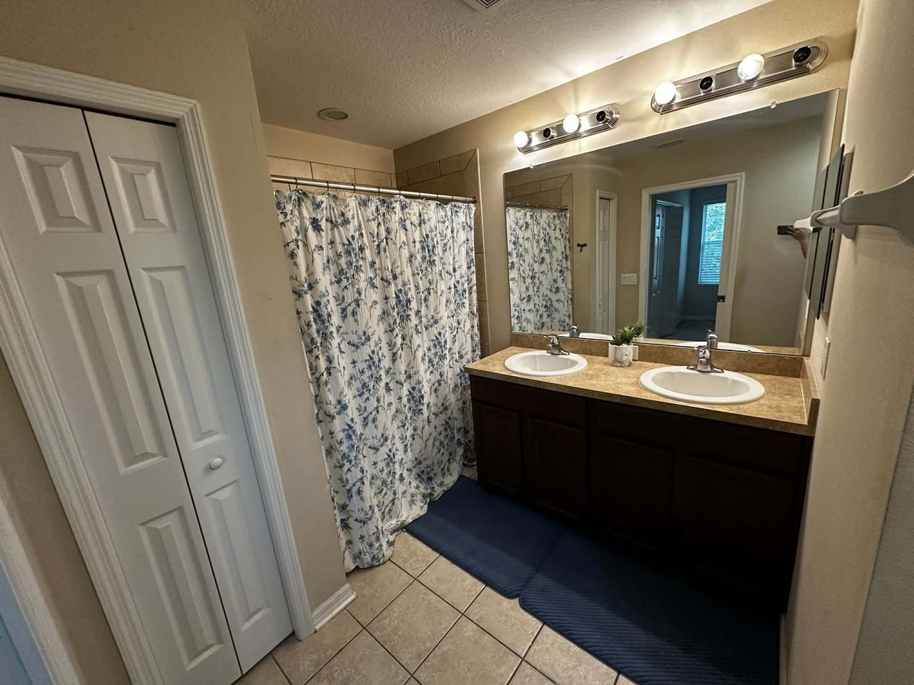 6628 Holly Heath Dr - Photo 2 of 17