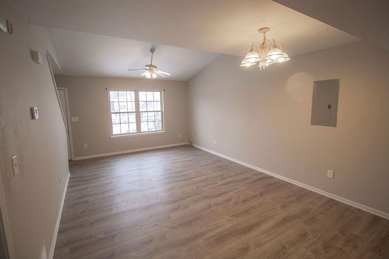 1413 Greensboro Dr - Photo 6 of 32