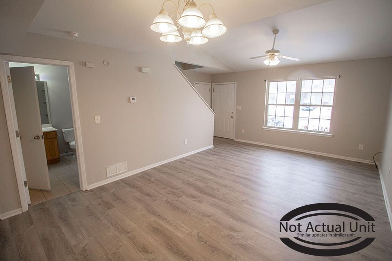 1427 Greensboro Dr - Photo 5 of 36